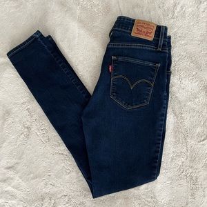 Levi’s Women 721 High Rise Skinny Size 27